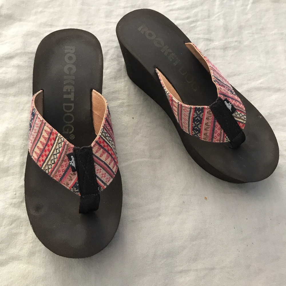 Rocket Dog Women's Patterned Wedge Sandals in size 7